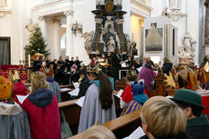 Aussendung der Sternsinger im Hohen Dom zu Fulda (Foto: Karl-Franz Thiede)